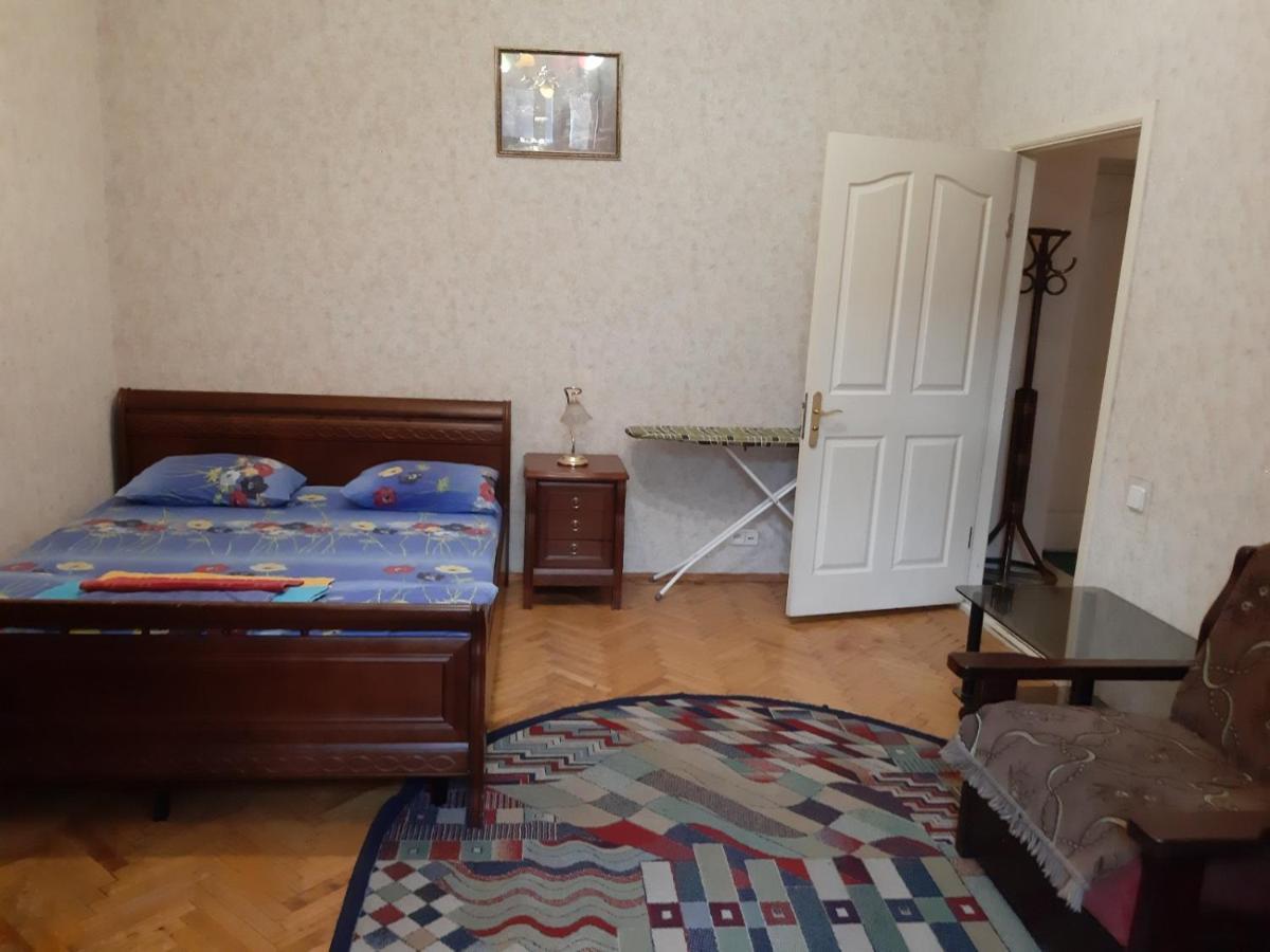 Apartments Near Khreshchatyk-Absolut เคียฟ ภายนอก รูปภาพ